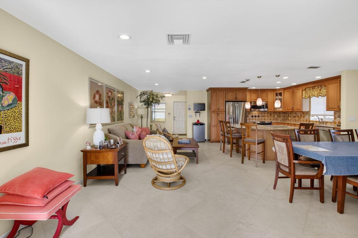 DELRAY VILLAS 5 - Residential