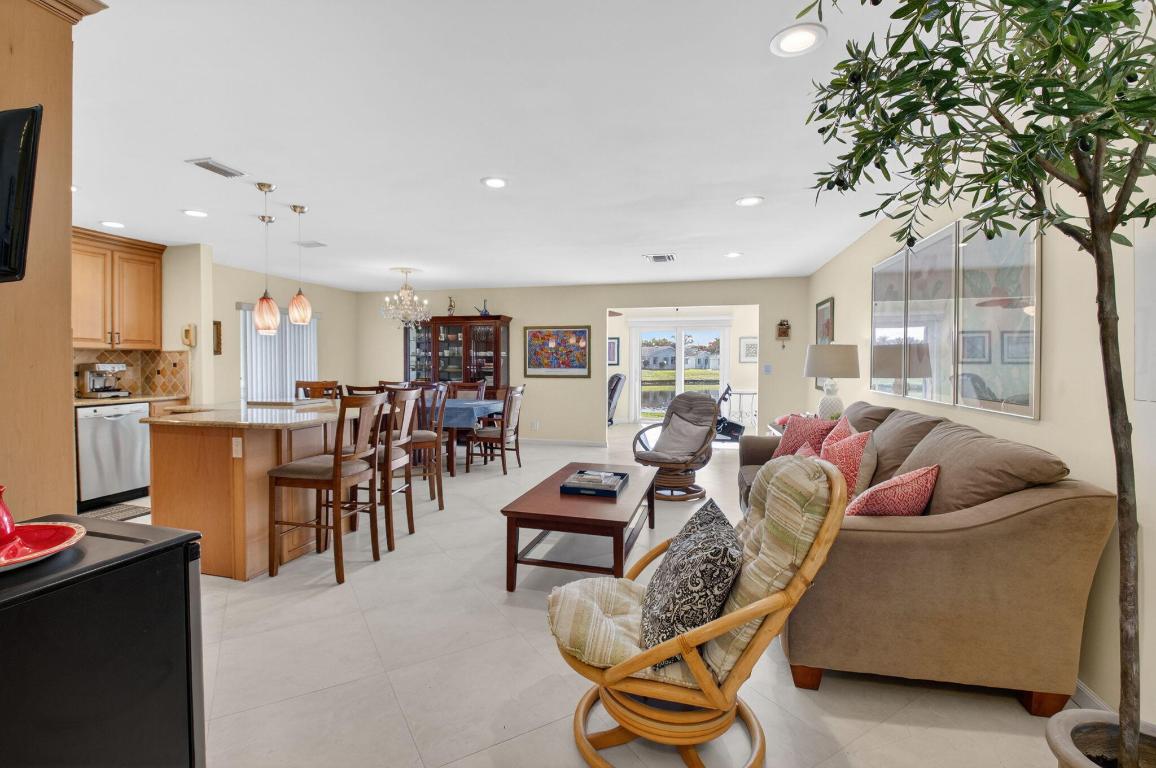 DELRAY VILLAS 5 - Residential