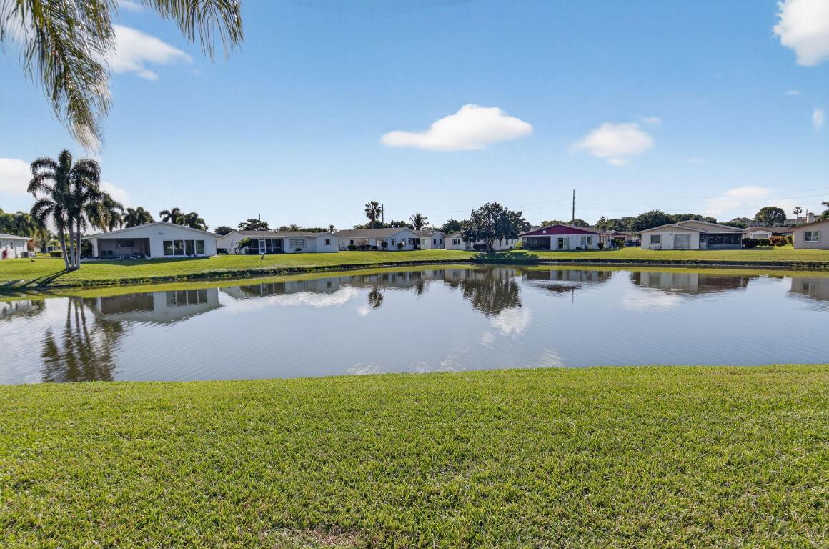 DELRAY VILLAS 5 - Residential