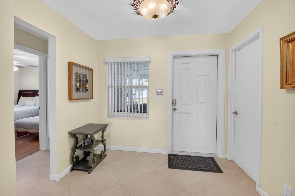 DELRAY VILLAS 5 - Residential