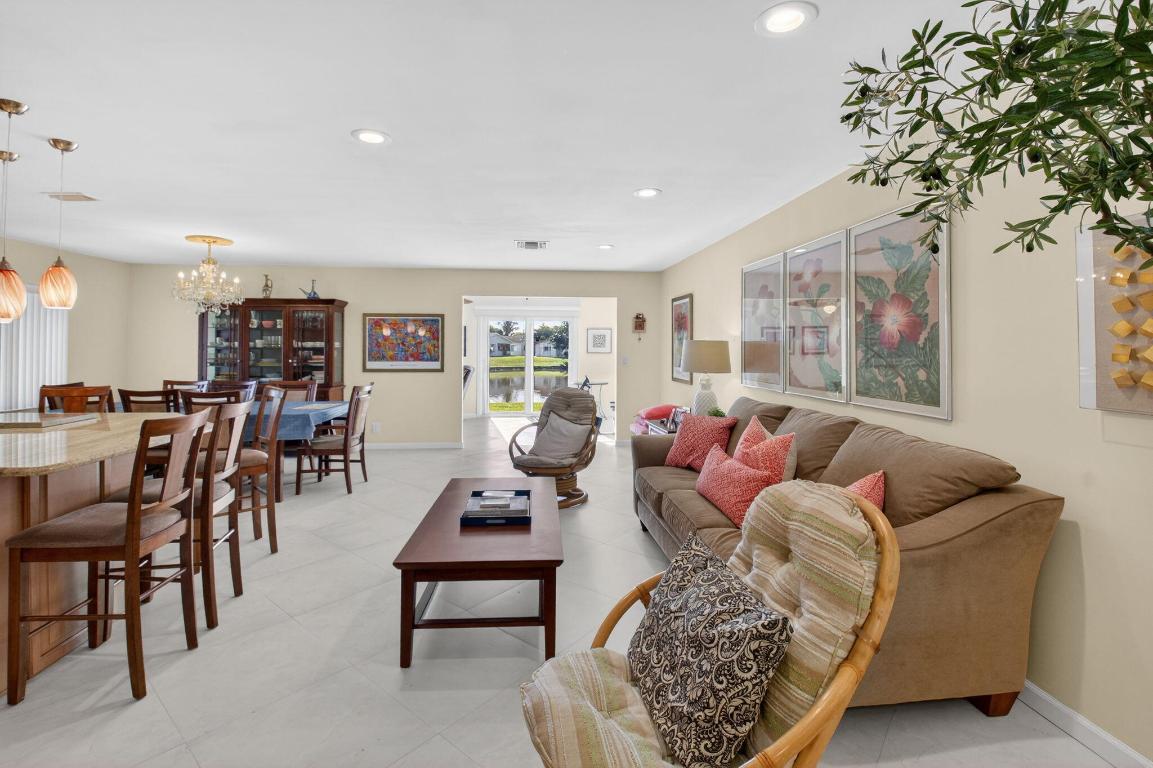 DELRAY VILLAS 5 - Residential