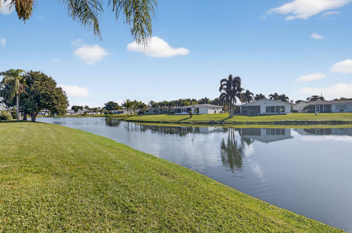 DELRAY VILLAS 5 - Residential