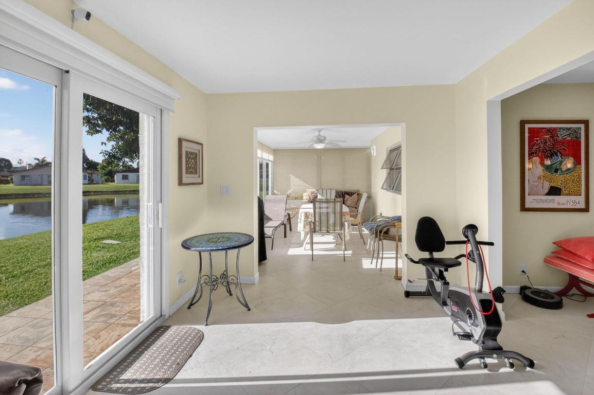 DELRAY VILLAS 5 - Residential