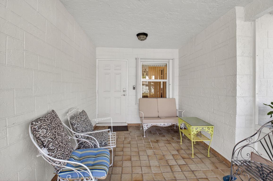 DELRAY VILLAS 5 - Residential