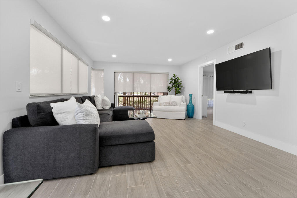 GOLF VILLAS CONDO - Residential