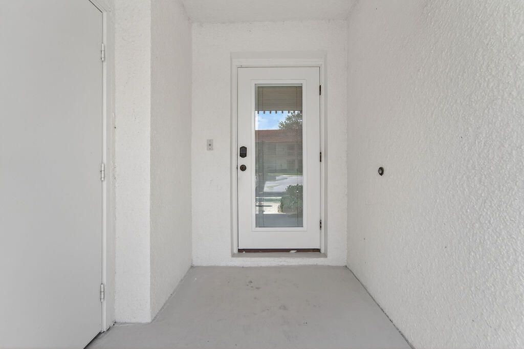 Photo of 505 Brackenwood Place, Palm Beach Gardens, FL 33418 (MLS # B26001981)