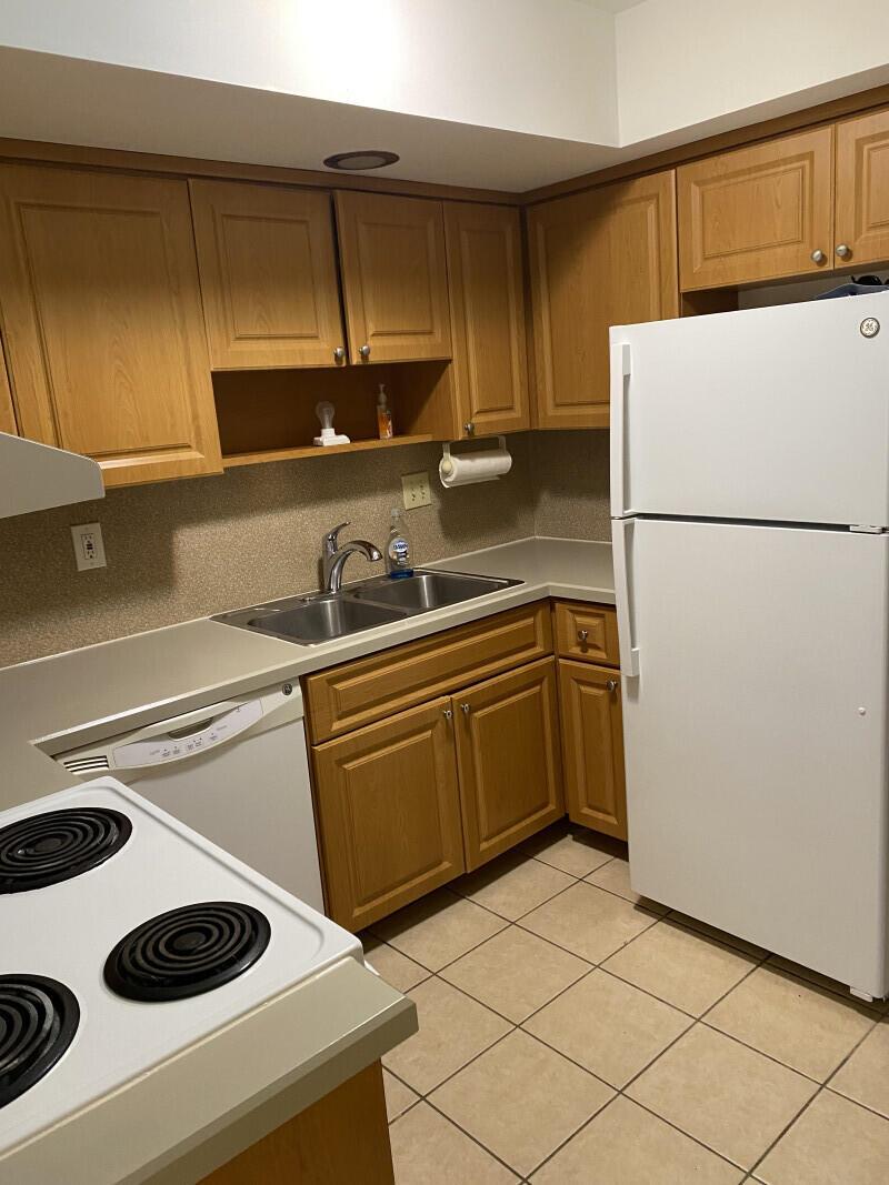 PALM BEACH LAKE WORTH EST - Residential Lease