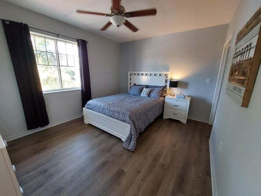 VILLAS AT EMERALD DUNES CONDO - Residential Lease