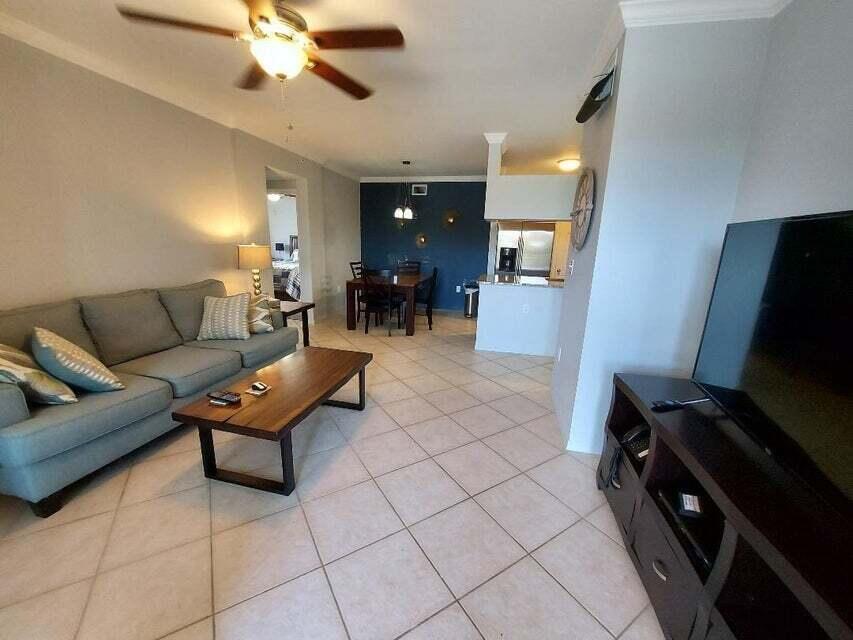 VILLAS AT EMERALD DUNES CONDO - Residential Lease