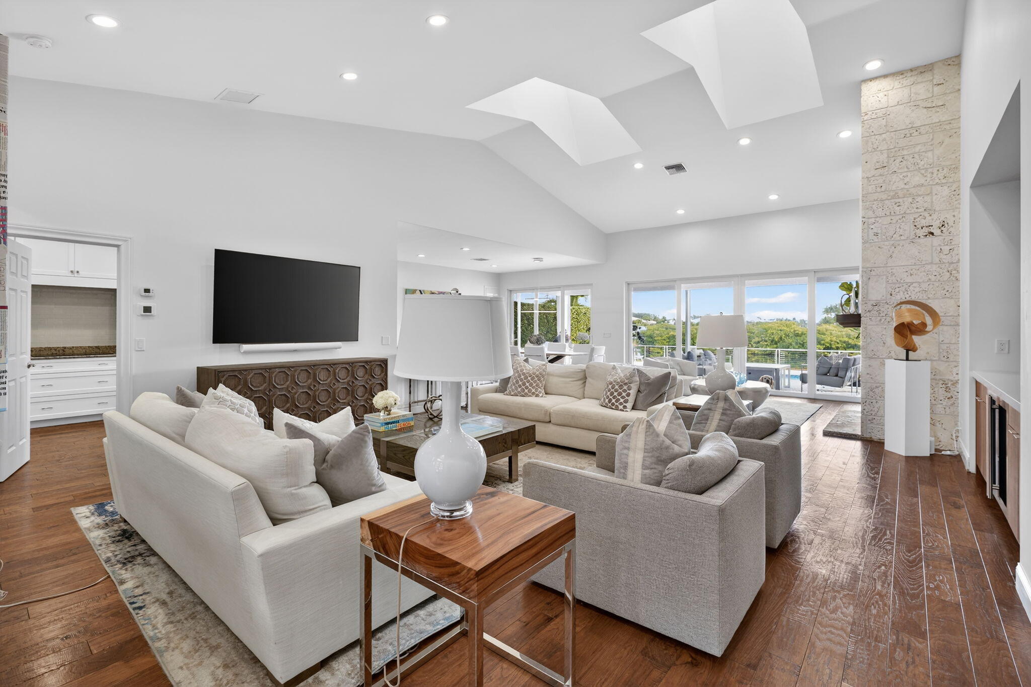 ADMIRALS COVE PAR A 1 - Residential