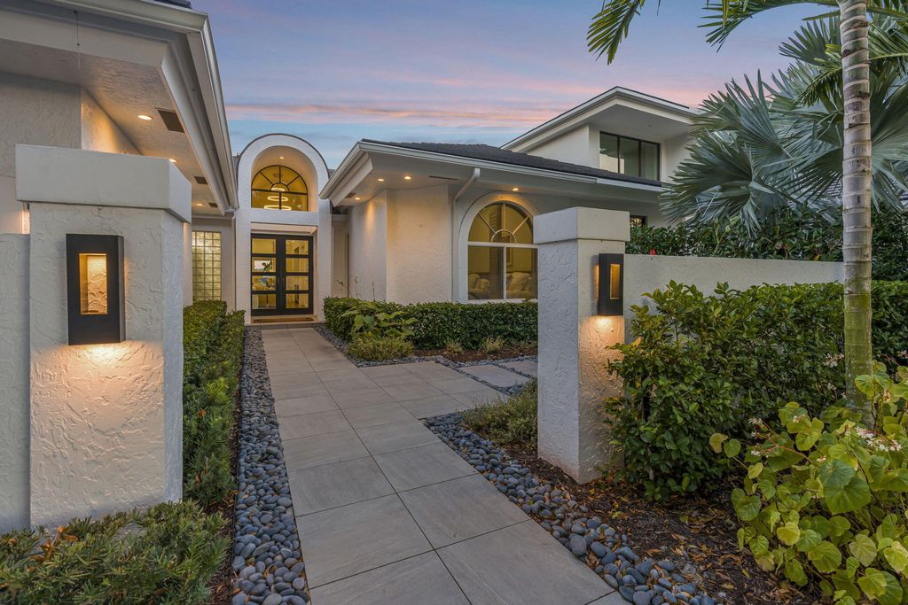Photo of 167 Regatta Drive, Jupiter, FL 33477 (MLS # R11163962)