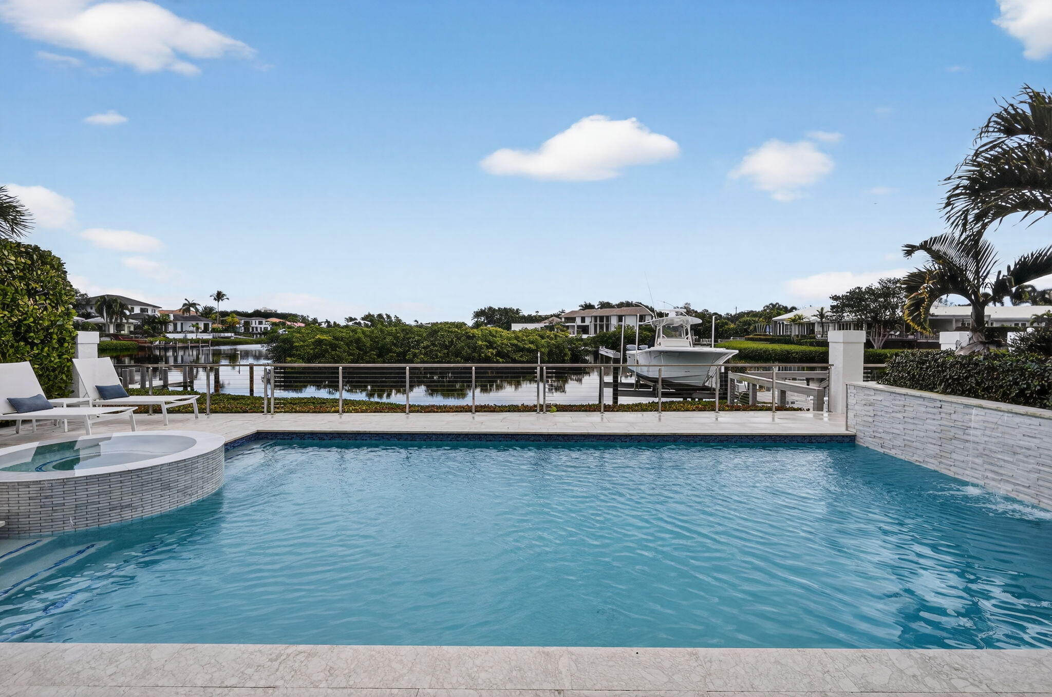 ADMIRALS COVE PAR A 1 - Residential