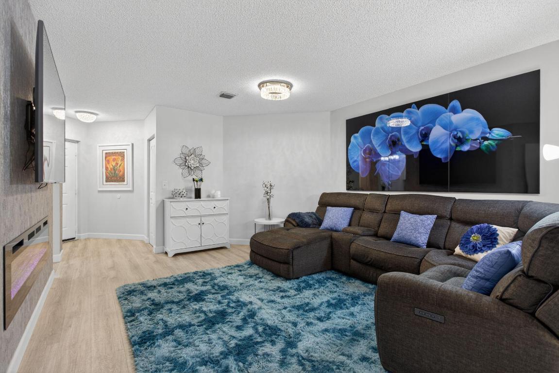 BAYPORT VILLAGE A - Residential