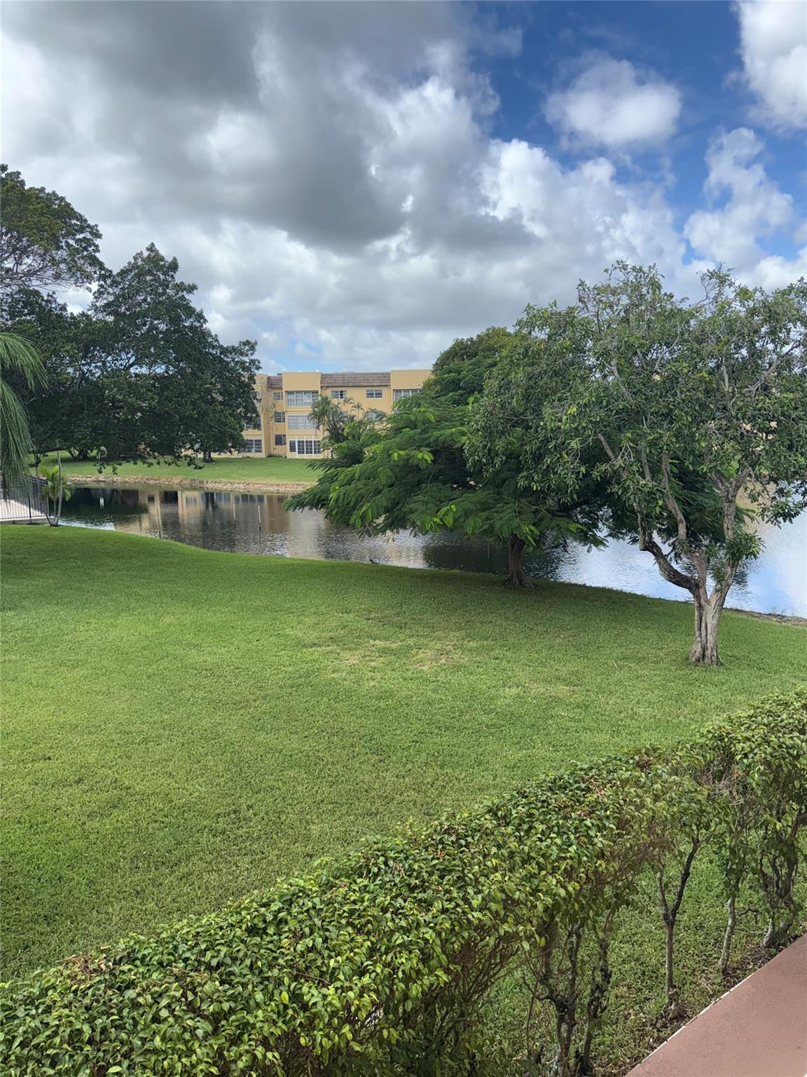 Bermuda Club Eight Condo - Residential Lease