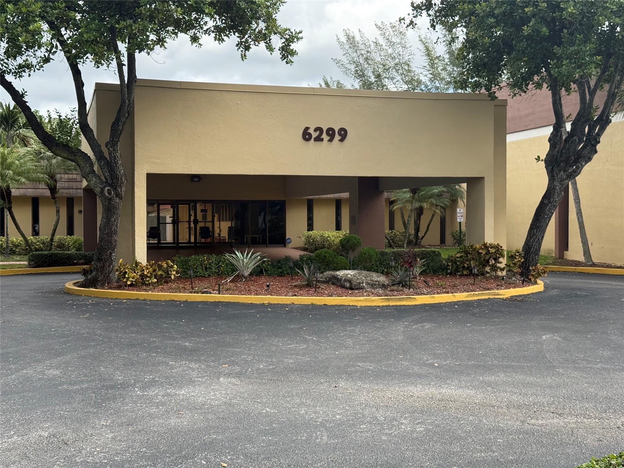 Bermuda Club Eight Condo - Residential Lease