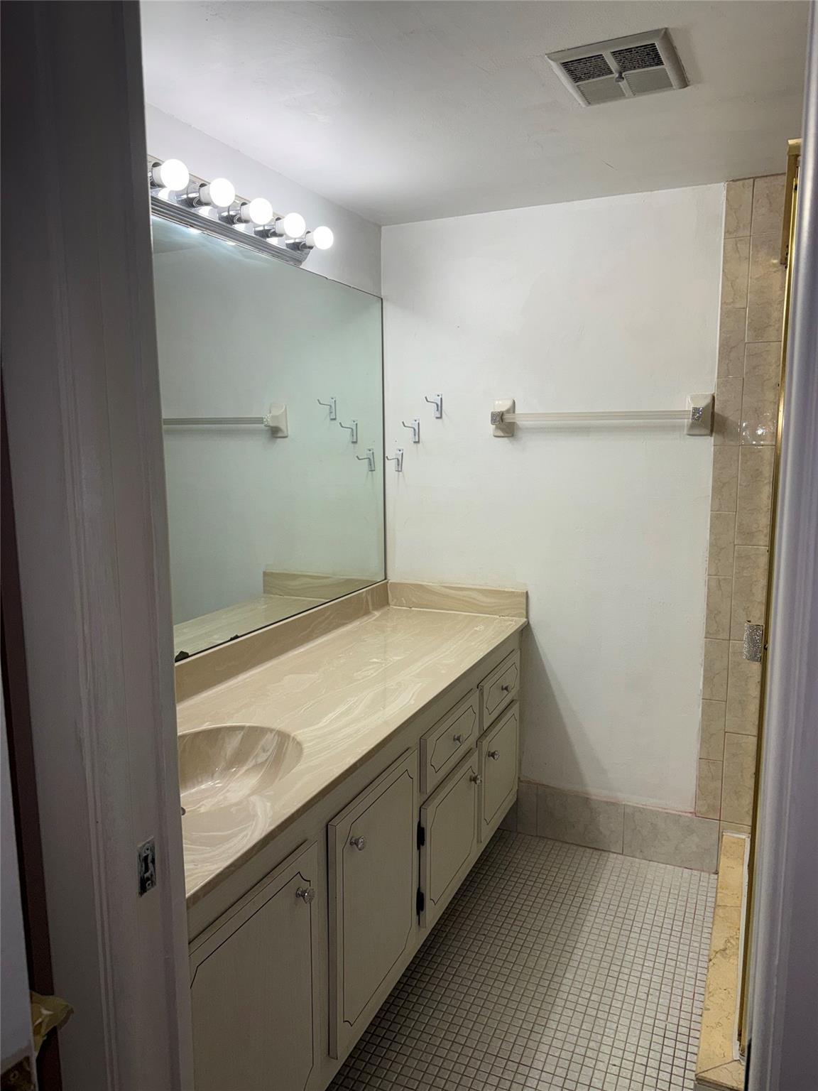 Bermuda Club Eight Condo - Residential Lease