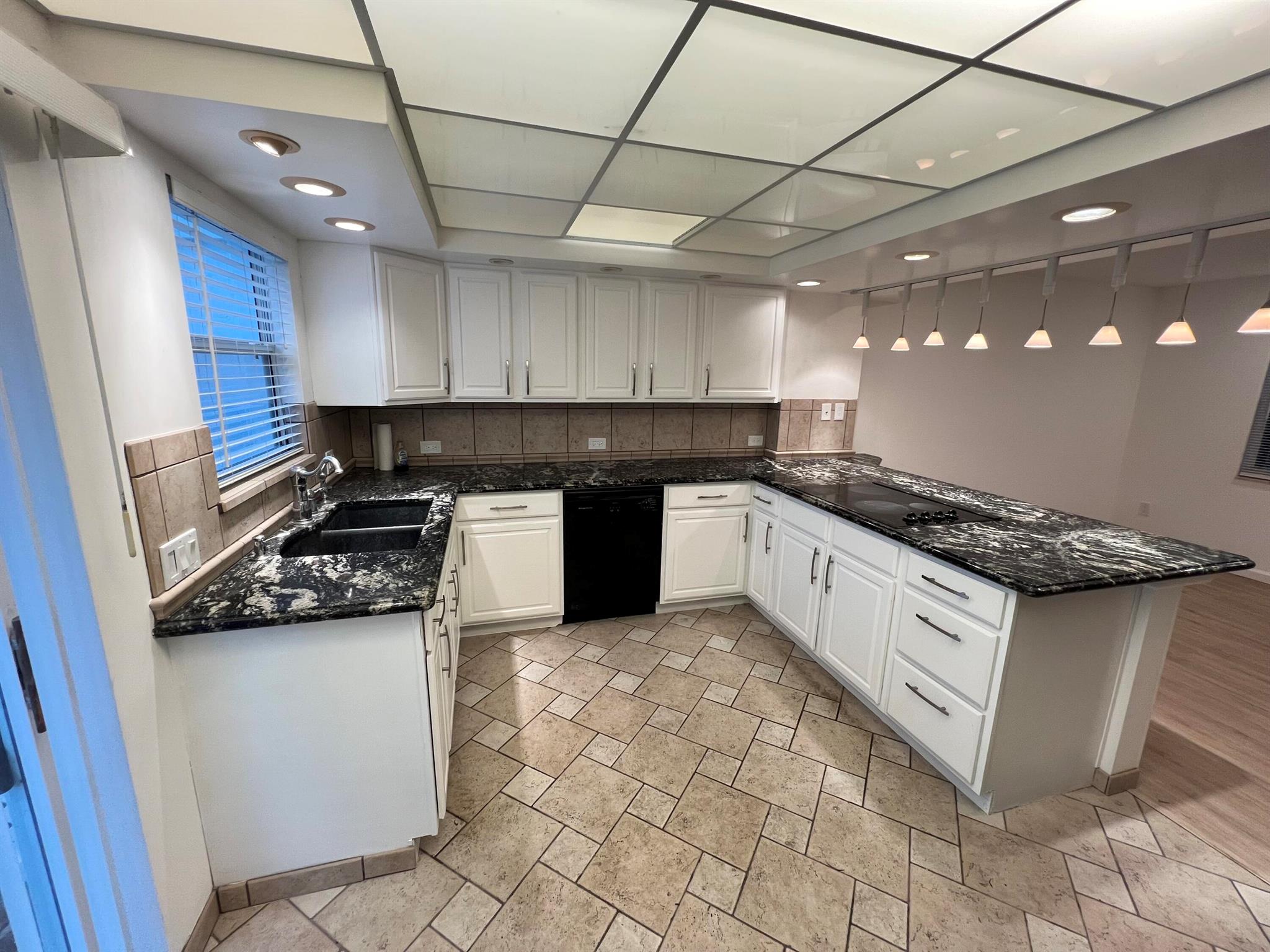 PALM CITY AMENDED - Residential Lease