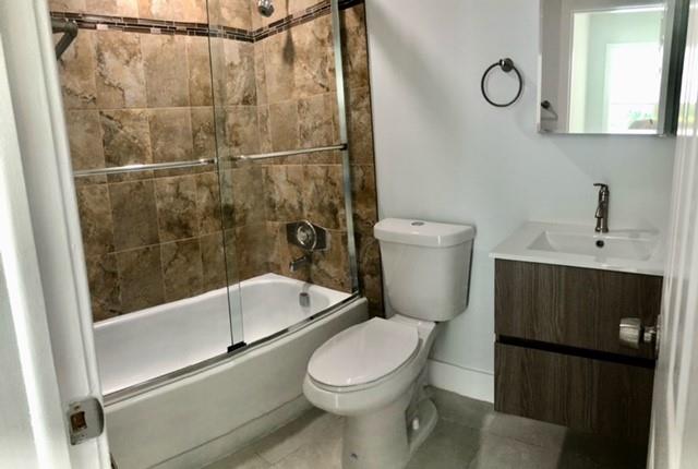 Boulevard North 92-18 B - Residential