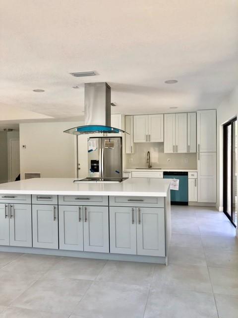 Boulevard North 92-18 B - Residential