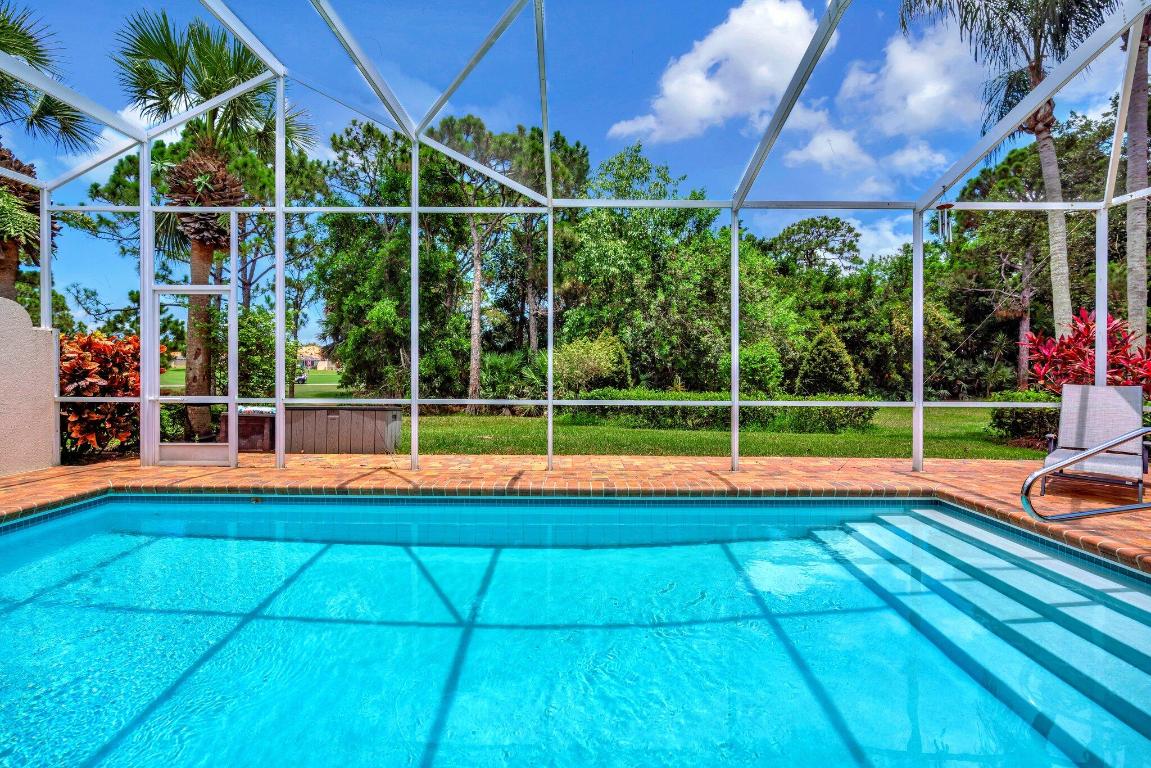 DOUBLE TREE - Residential