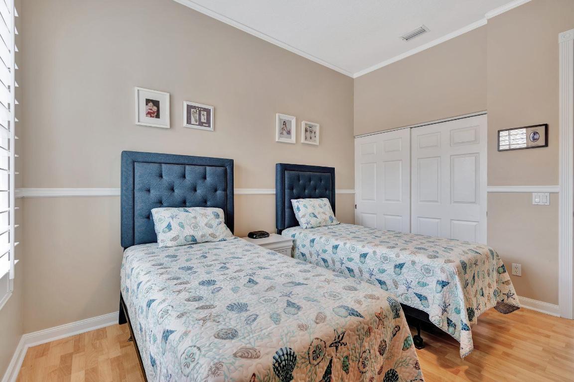 DOUBLE TREE - Residential