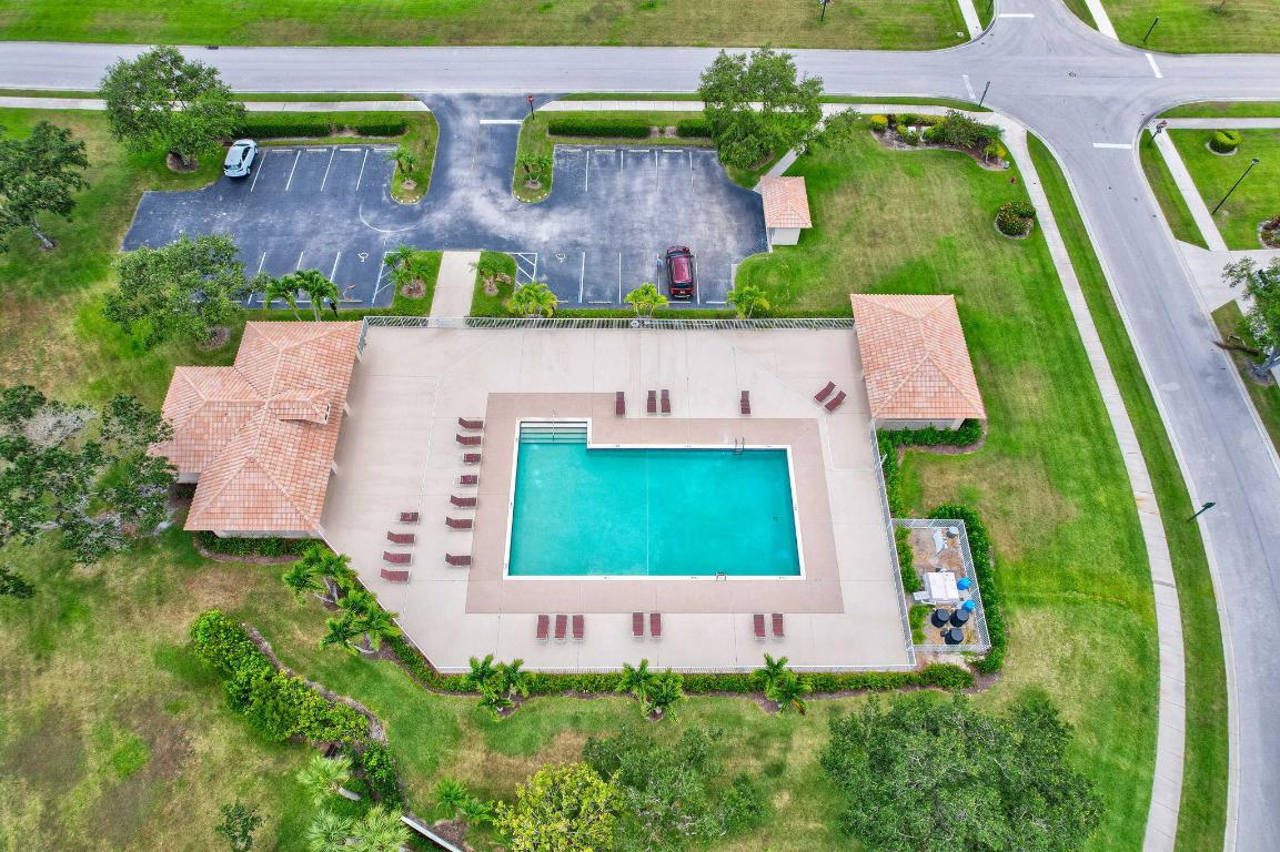 DOUBLE TREE - Residential