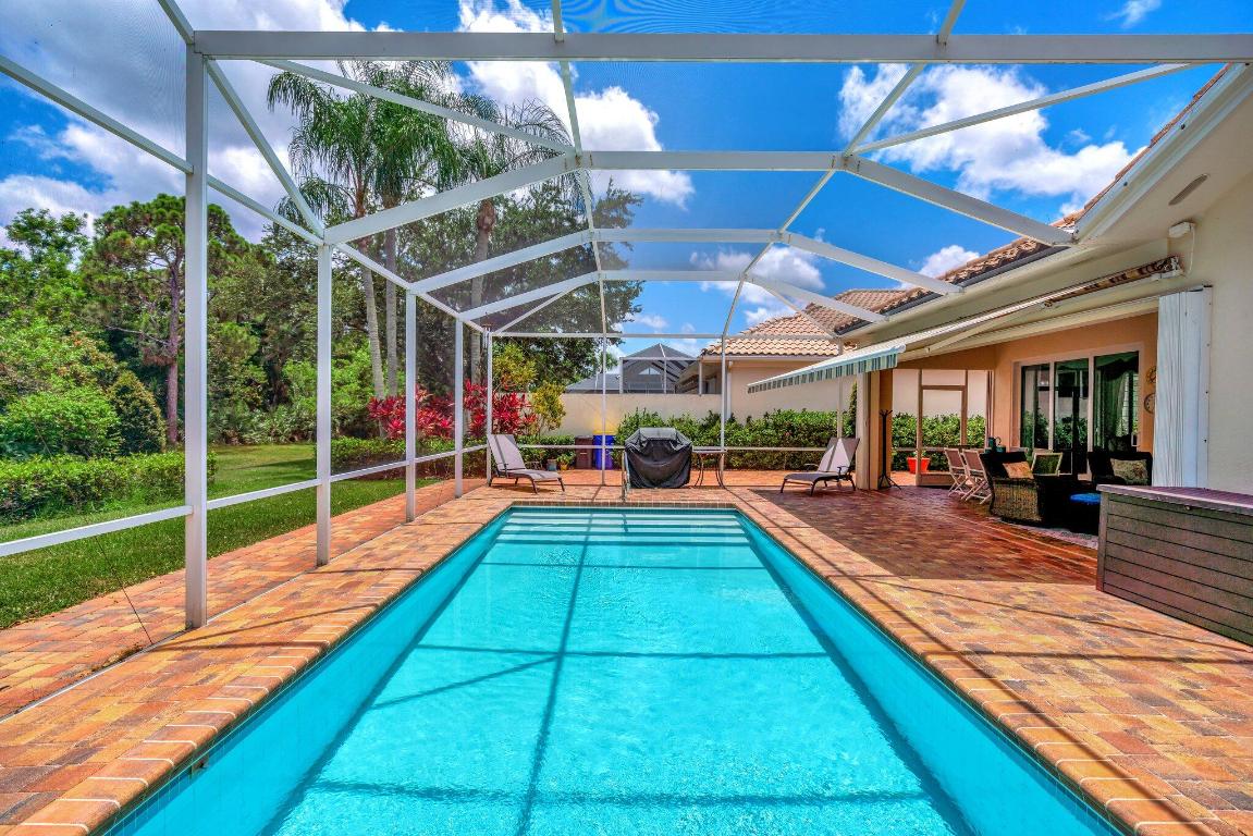 DOUBLE TREE - Residential