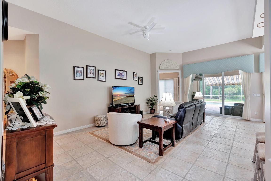 DOUBLE TREE - Residential