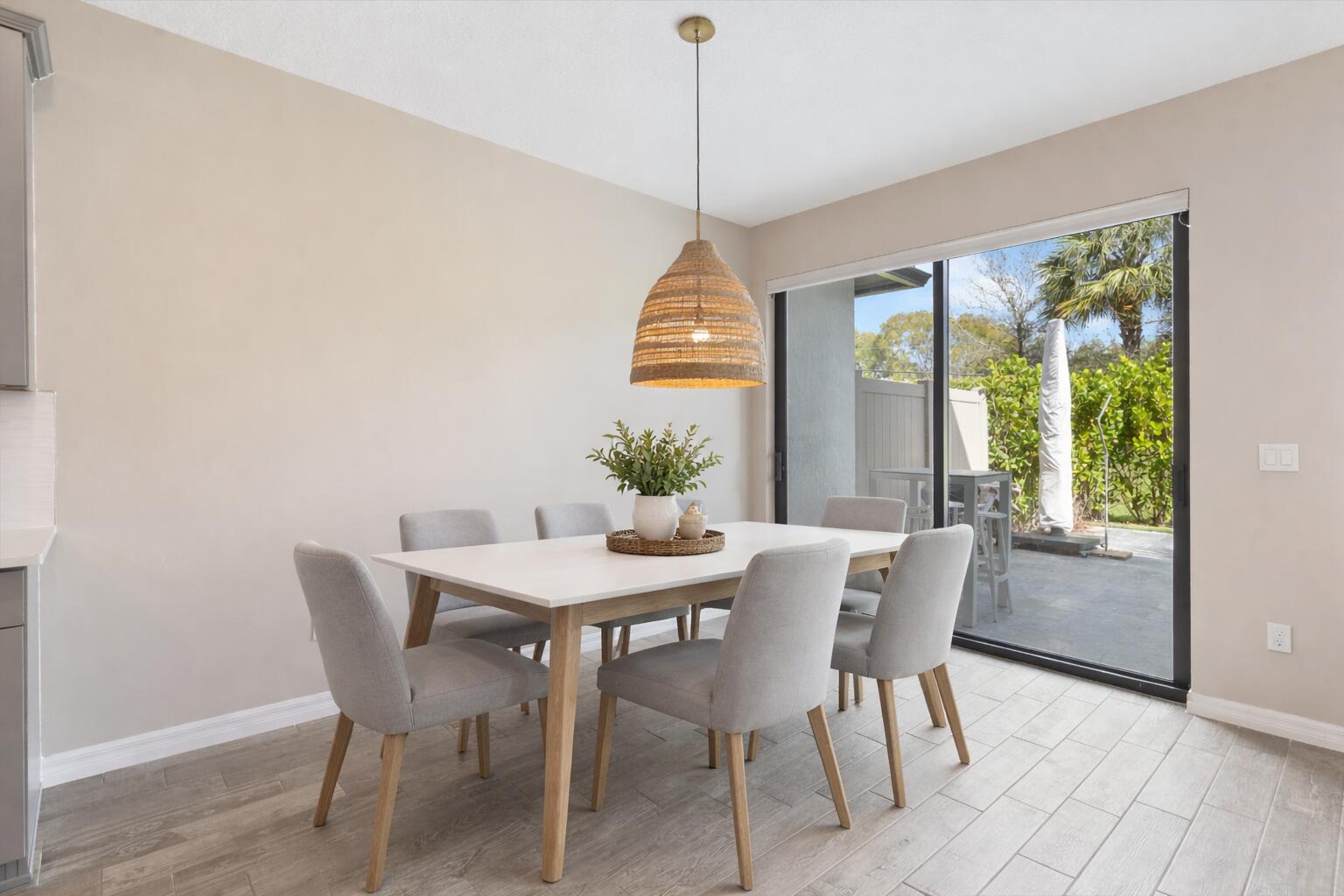 2147 Appleton Circle N