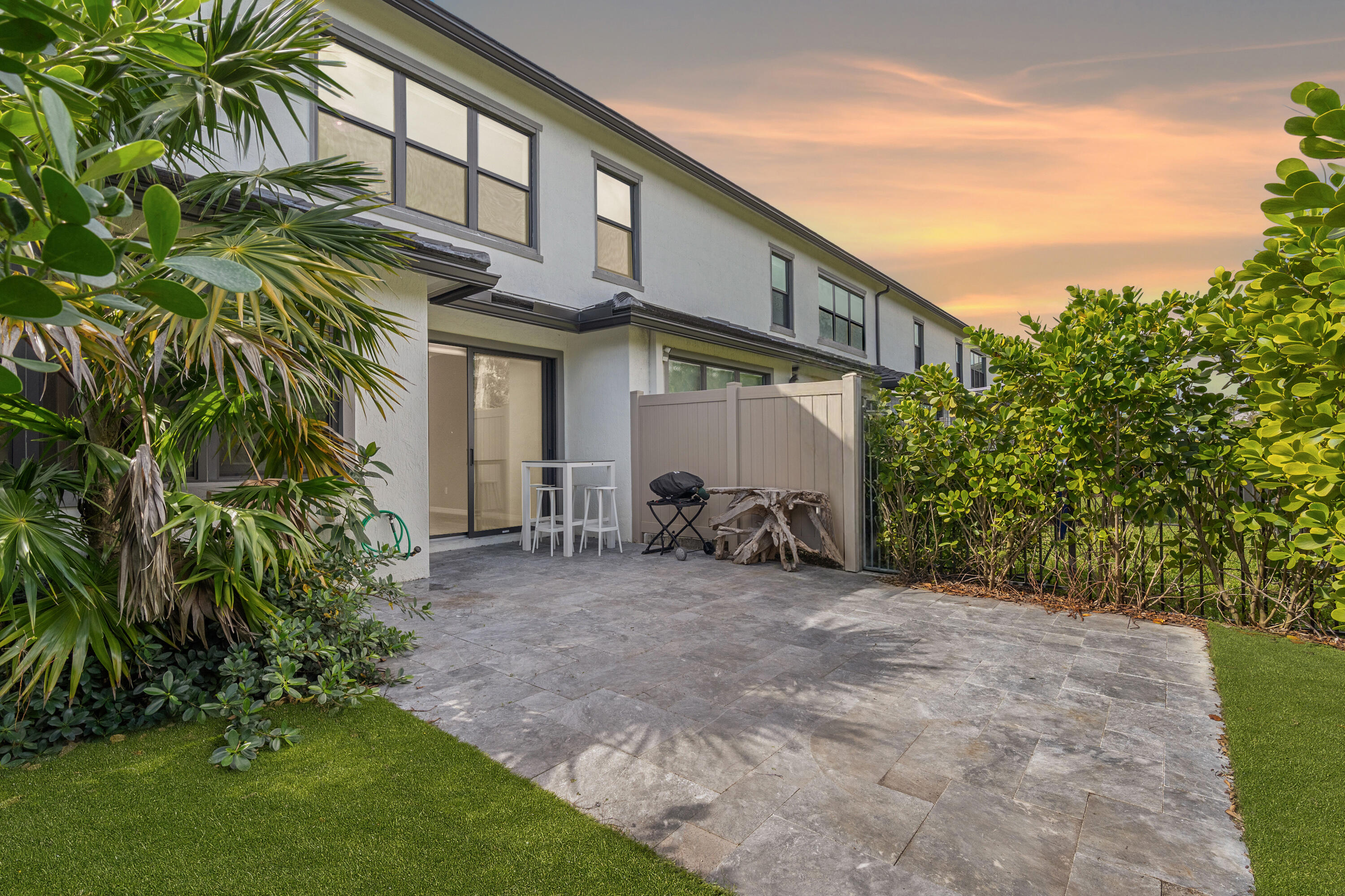 2147 Appleton Circle N