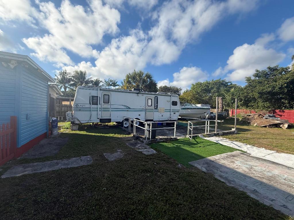 PALM BEACH FARMS CO 7 - Residential