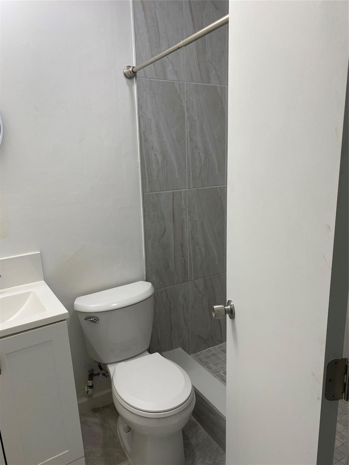 SHOREWOOD HEIGHTS - Residential Lease