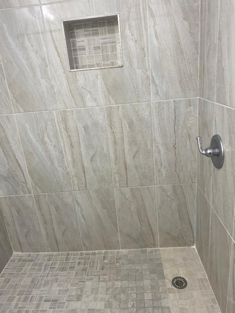 SHOREWOOD HEIGHTS - Residential Lease