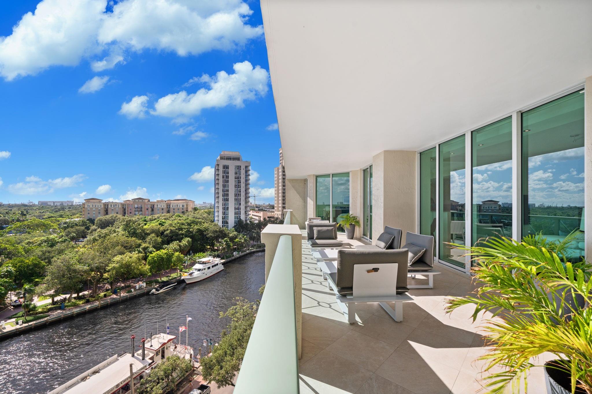 411 N New River Dr 902