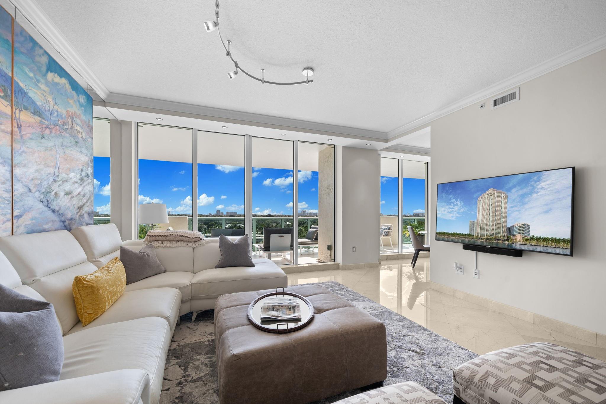411 N New River Dr 902