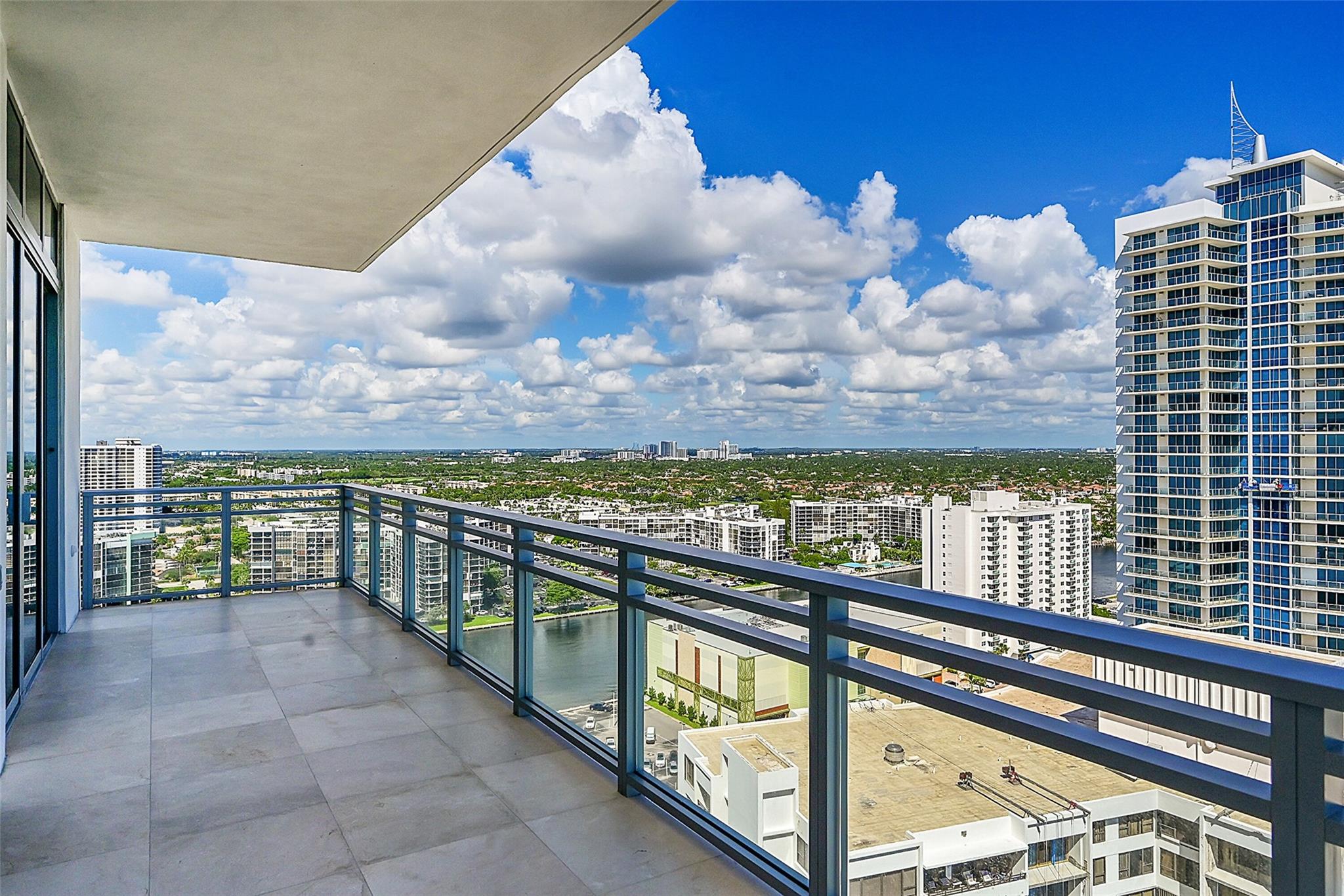 Diplomat Residences - Residential