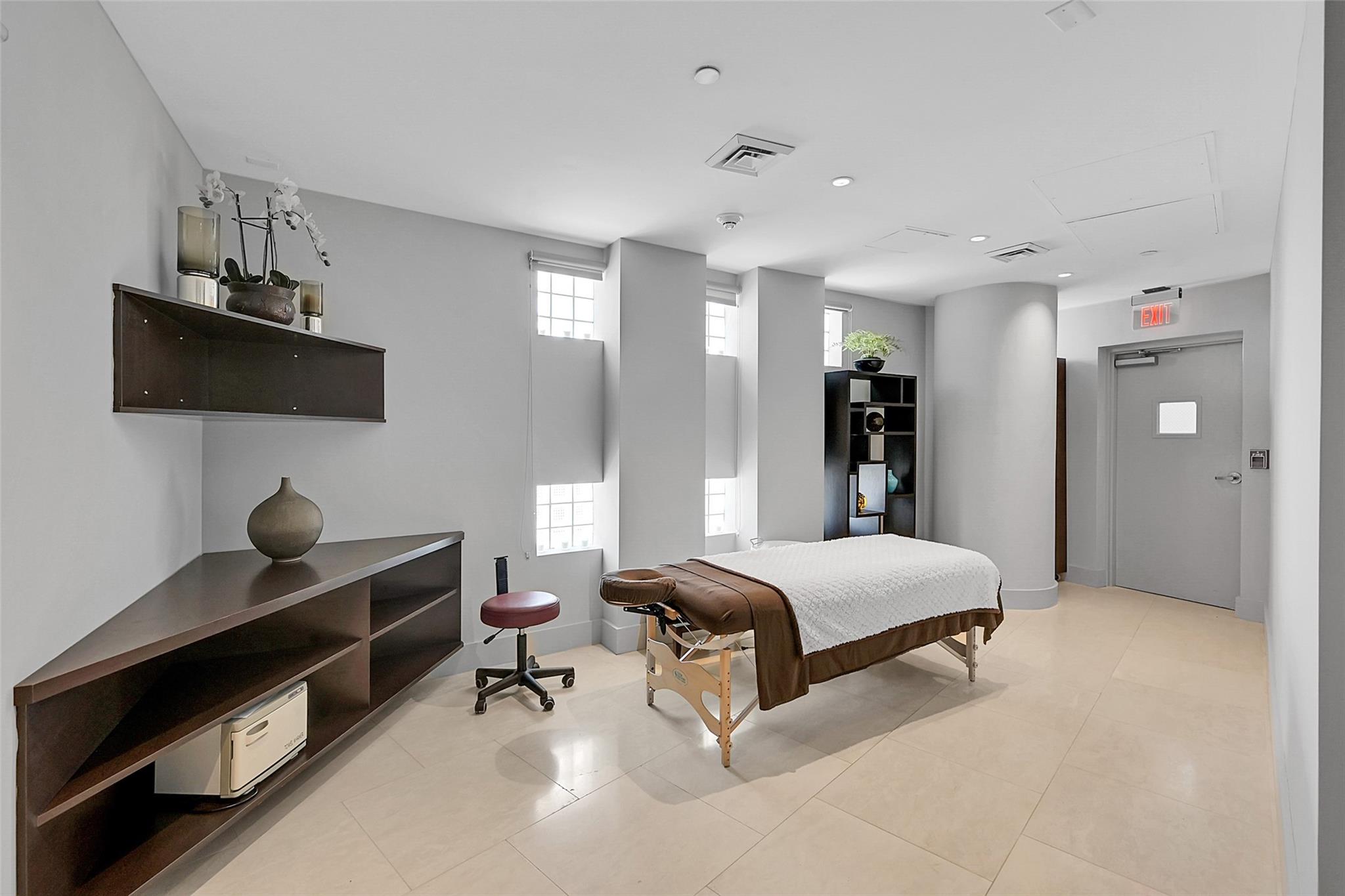 Diplomat Residences - Residential