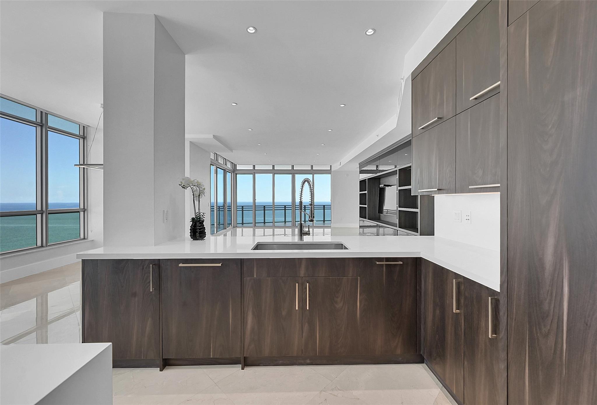 Diplomat Residences - Residential