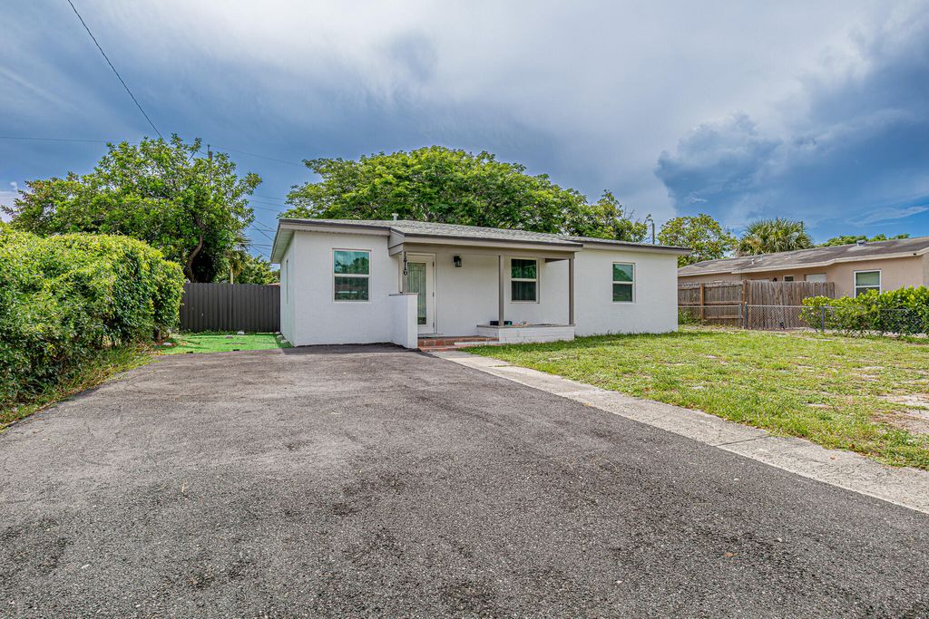 Photo of 1416 S C Street, Lake Worth Beach, FL 33460 (MLS # B26051205)