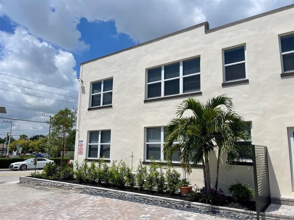 Photo of 1501 SE 2nd Court #5, Fort Lauderdale, FL 33301 (MLS # F10524488)