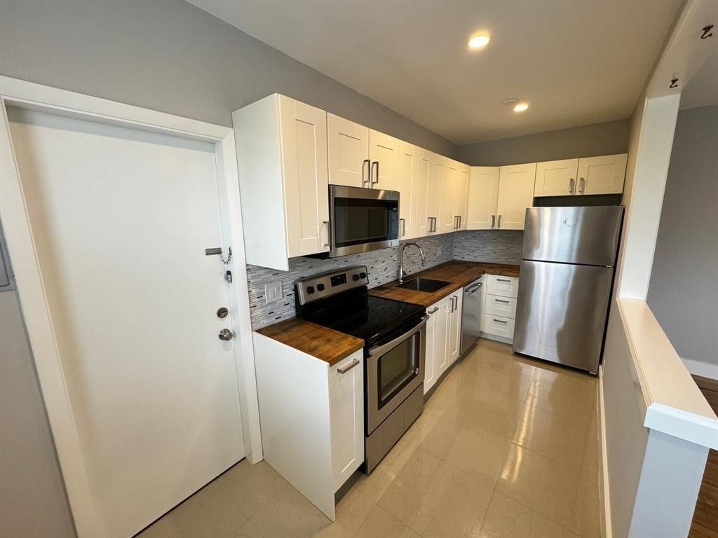 Photo of 1501 SE 2nd Court #5, Fort Lauderdale, FL 33301 (MLS # F10524488)