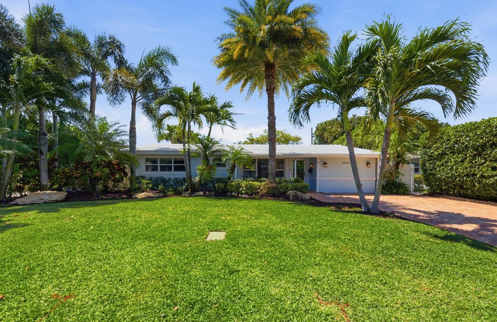 Photo of 2600 NE 20th Street, Pompano Beach, FL 33062 (MLS # B26021958)