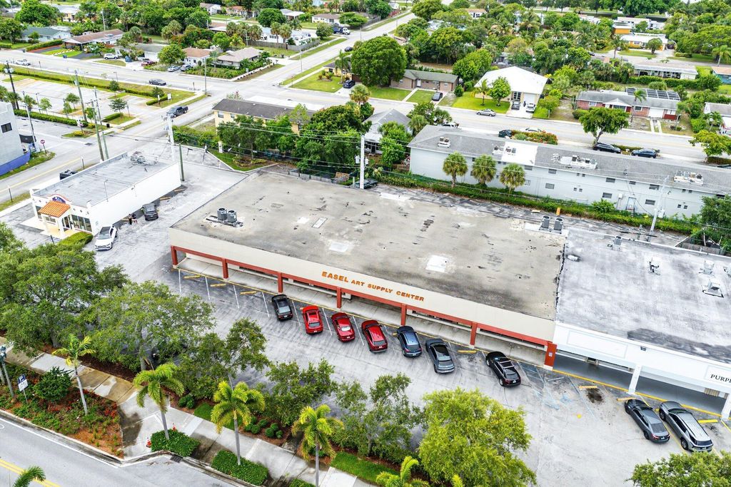 Photo of 810 Park Avenue, Lake Park, FL 33403 (MLS # B26034593)