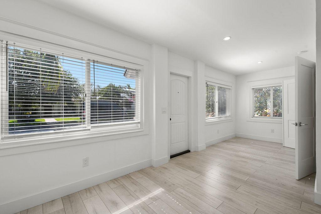 LAKE WORTH TOWN OF - Residential Lease