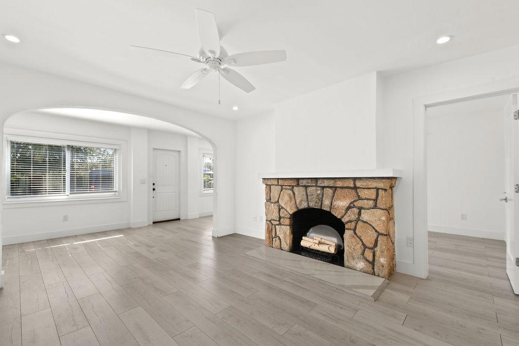 LAKE WORTH TOWN OF - Residential Lease