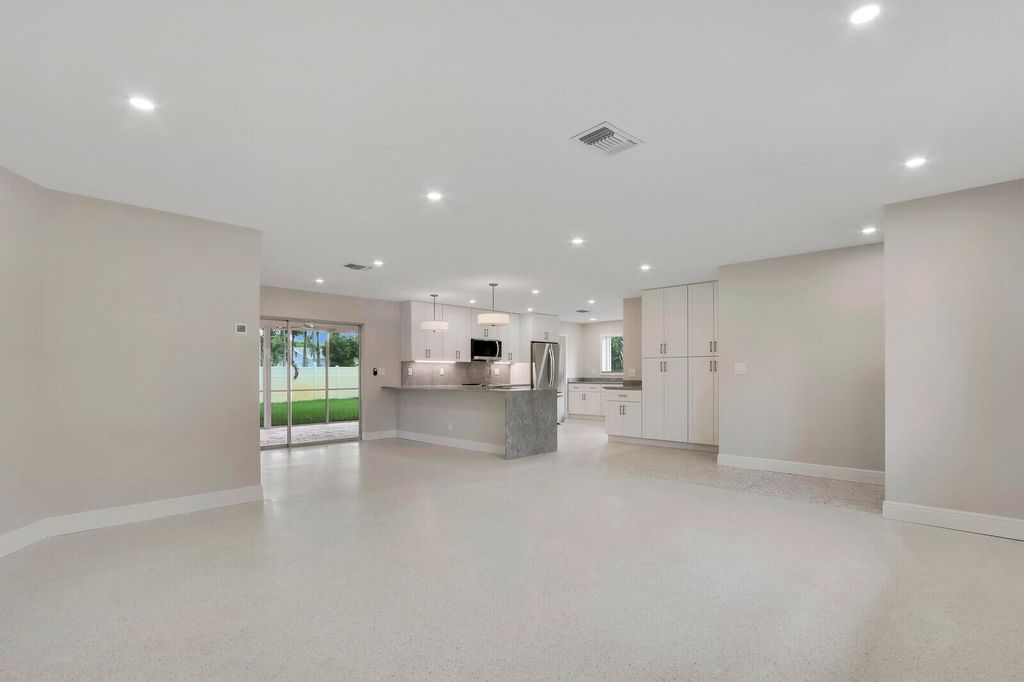 Photo of 732 Pelican Way, North Palm Beach, FL 33408 (MLS # R11039914)