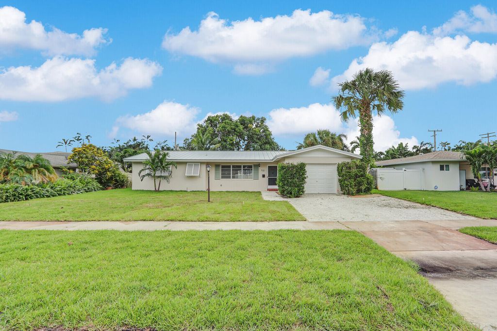 Photo of 732 Pelican Way, North Palm Beach, FL 33408 (MLS # R11039914)