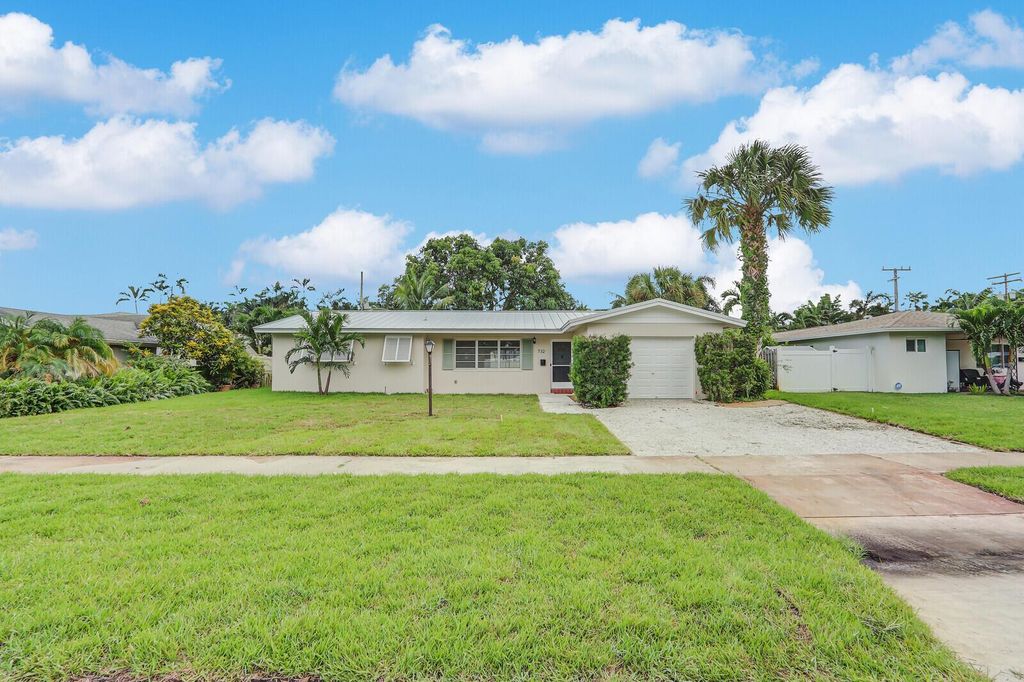 Photo of 732 Pelican Way, North Palm Beach, FL 33408 (MLS # R11039914)