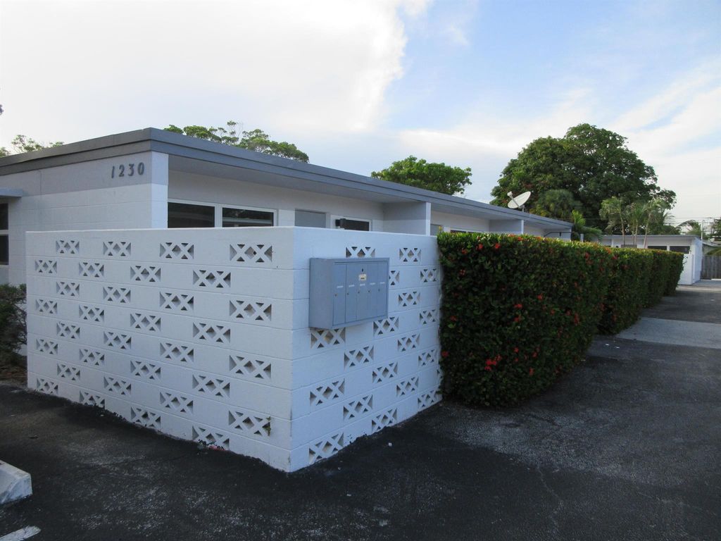 Photo of 1228 18th Avenue N #4, Lake Worth Beach, FL 33460 (MLS # R11016125)