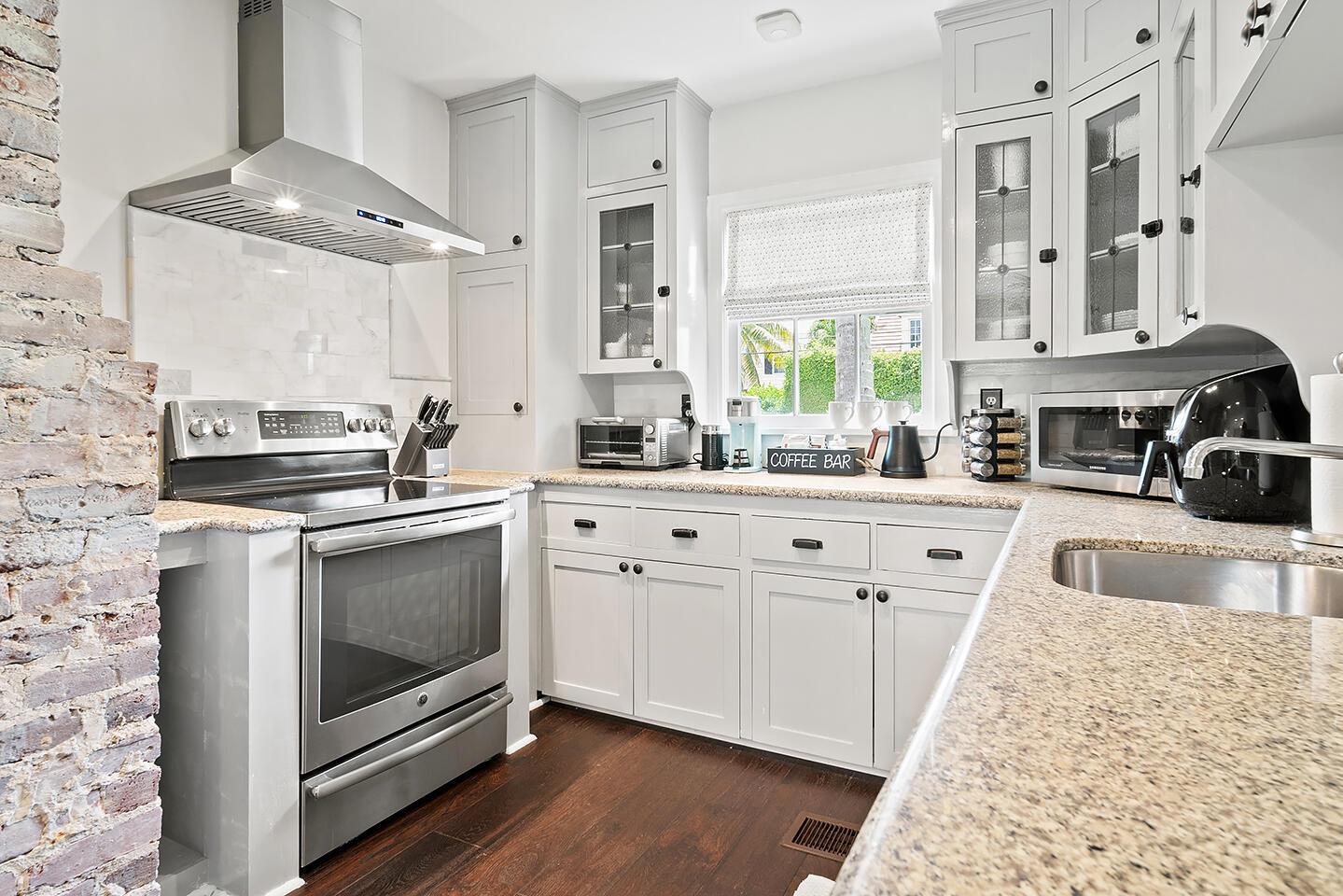 ESTATES OF SOUTH PALM BEA - Residential Lease